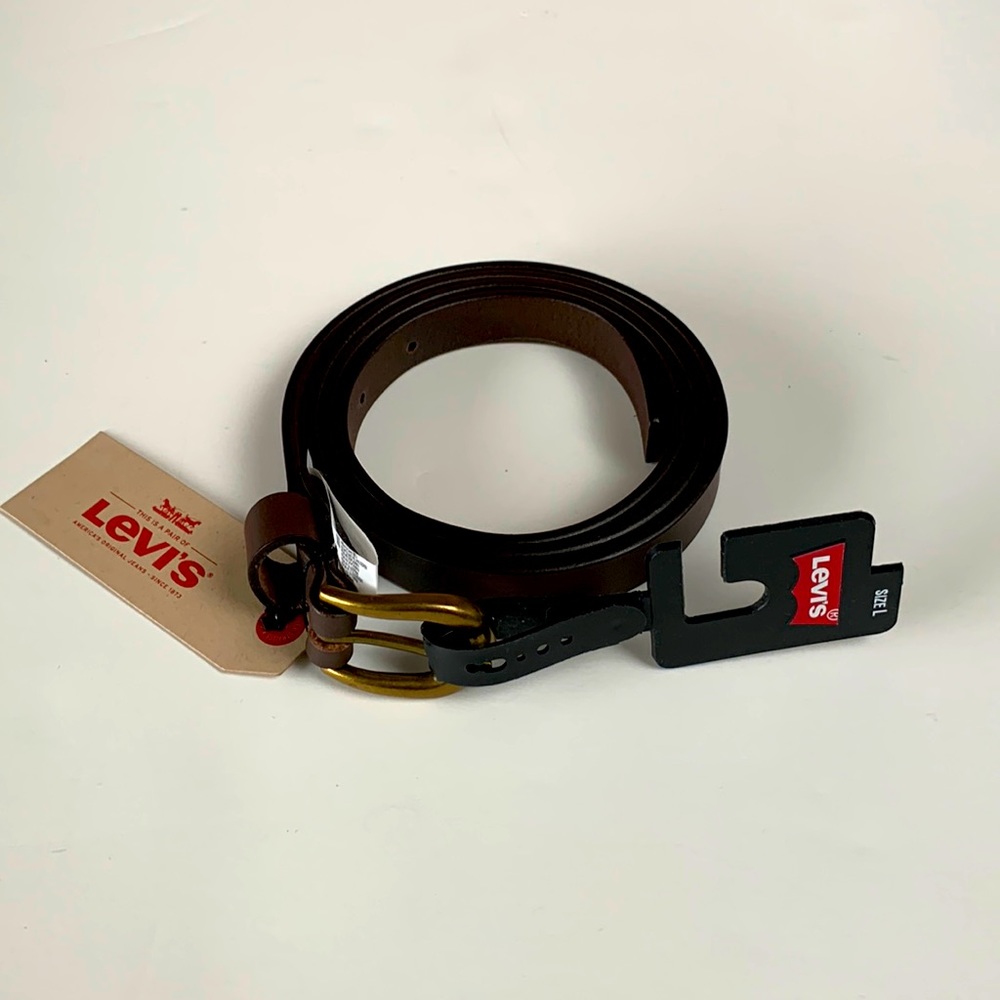 NWT Levi’s brown leather belt. Size: L